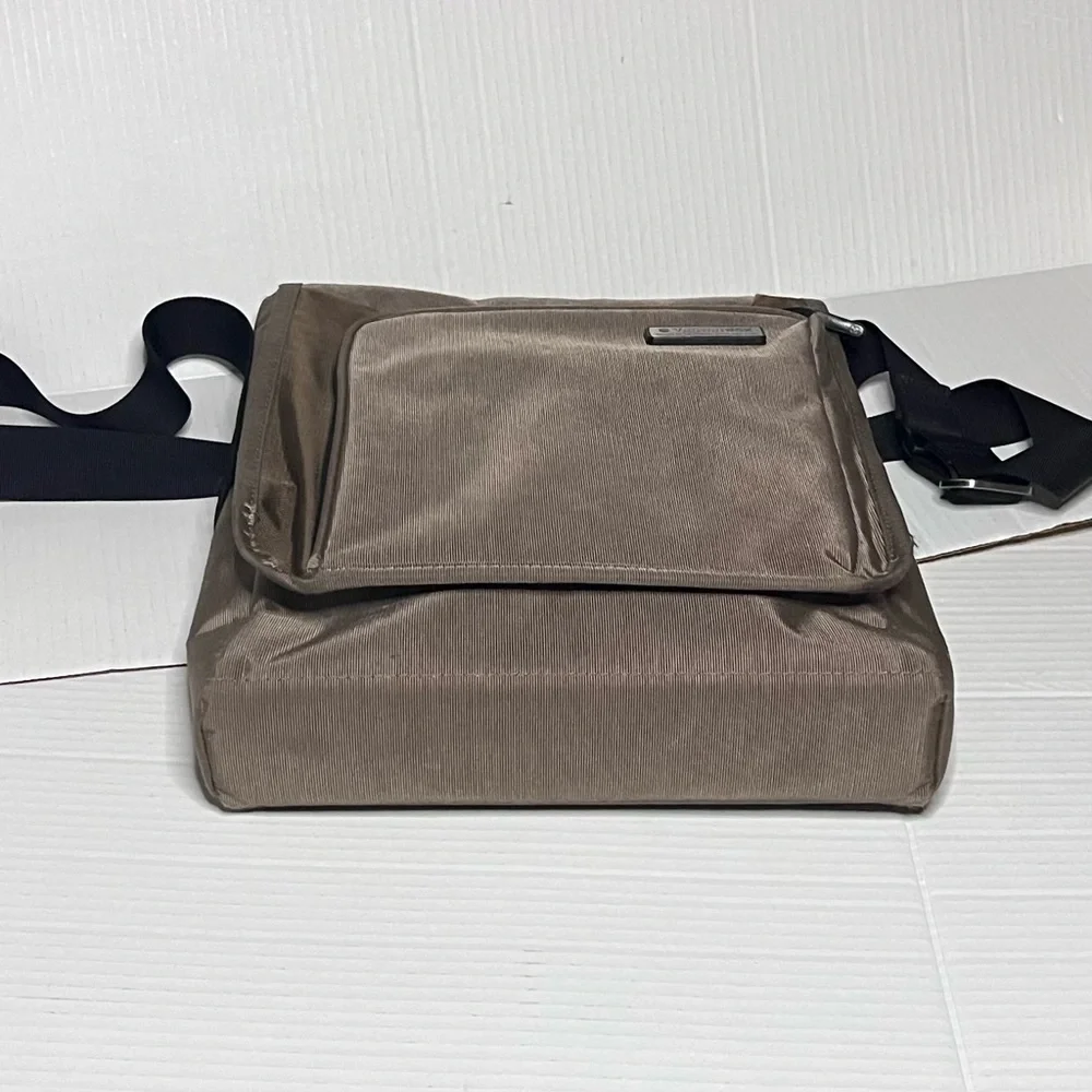 VICTORINOX Crossbody Messenger Laptop Bag